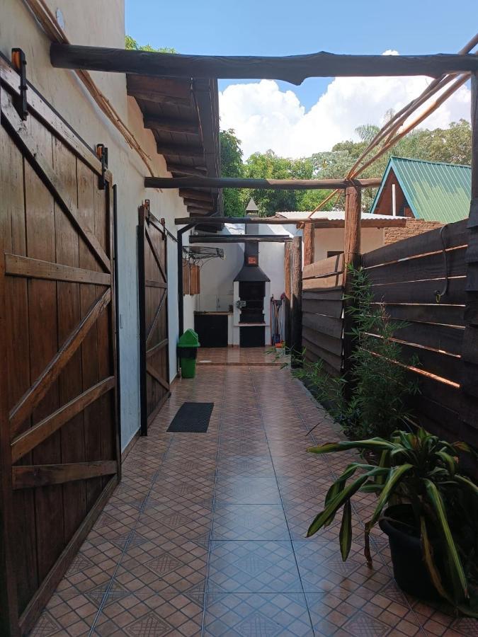 Cerca Del Rio Bed & Breakfast Carmen del Paraná Екстериор снимка